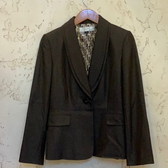 Tahari blazer - Picture 1 of 3